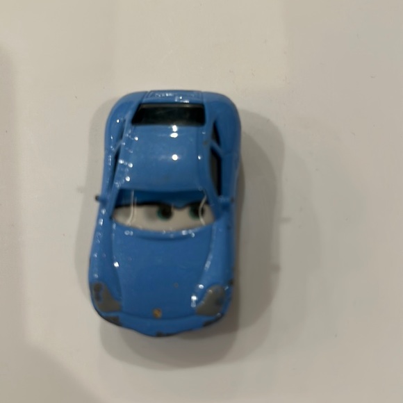 Cute small Disney Pixar Cars toy - Picture 1 of 3